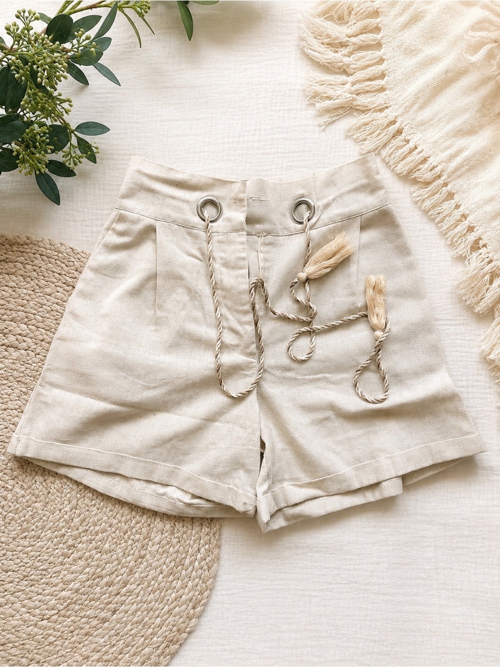 Women’s High-Waist Linen Blend Shorts in Natural